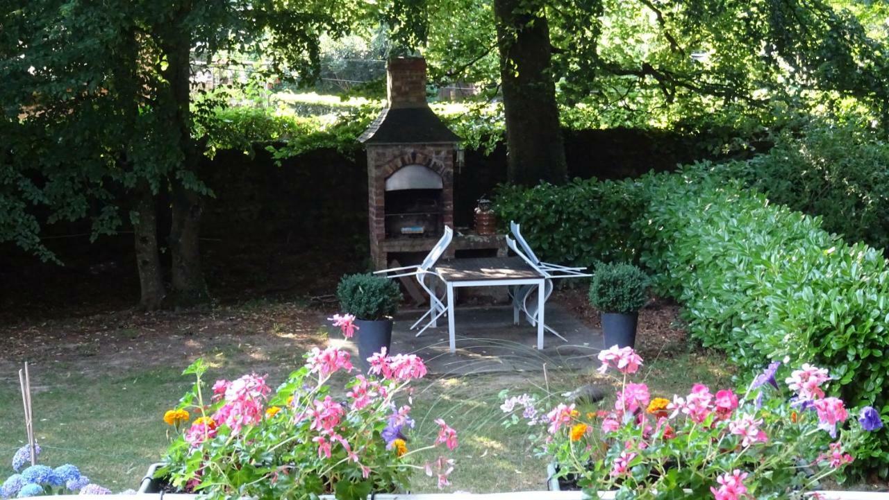 Le Glycine A Manoir Sainte Cecile Lägenhet Juvigny-Val-d'Andaine Exteriör bild